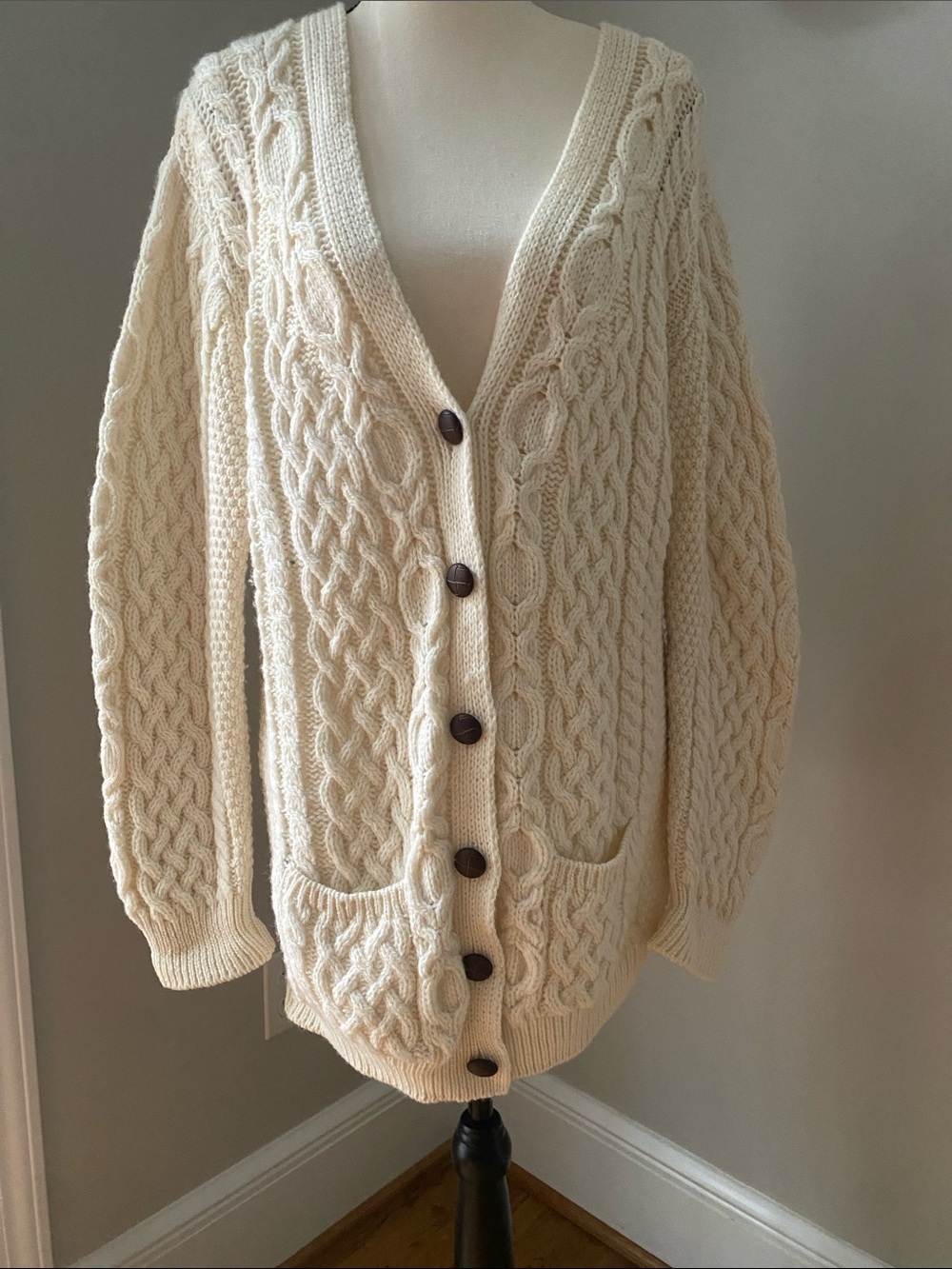 Aran Crafts vintage 100% merino wool made in Ireland knit cream cardigan Large
